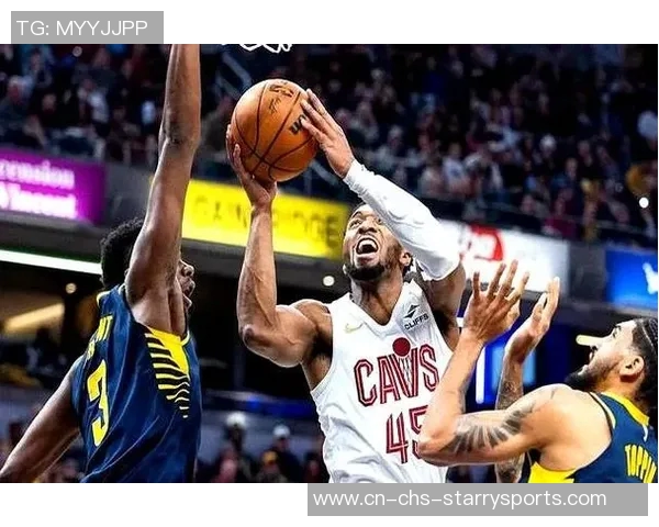 米切尔半场表现低迷8投仅2中三分球全失仅得11分并出现3次失误 米切尔半场表现低迷8投仅2中三分球全失仅得11分并出现3次失误